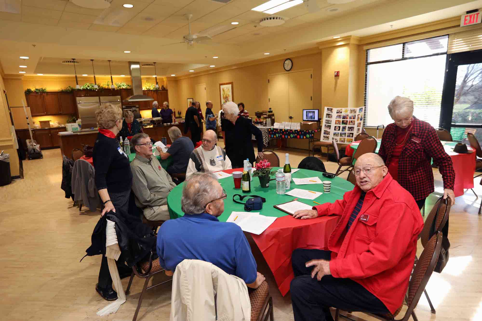 2018 Dec Holiday
                      Luncheon